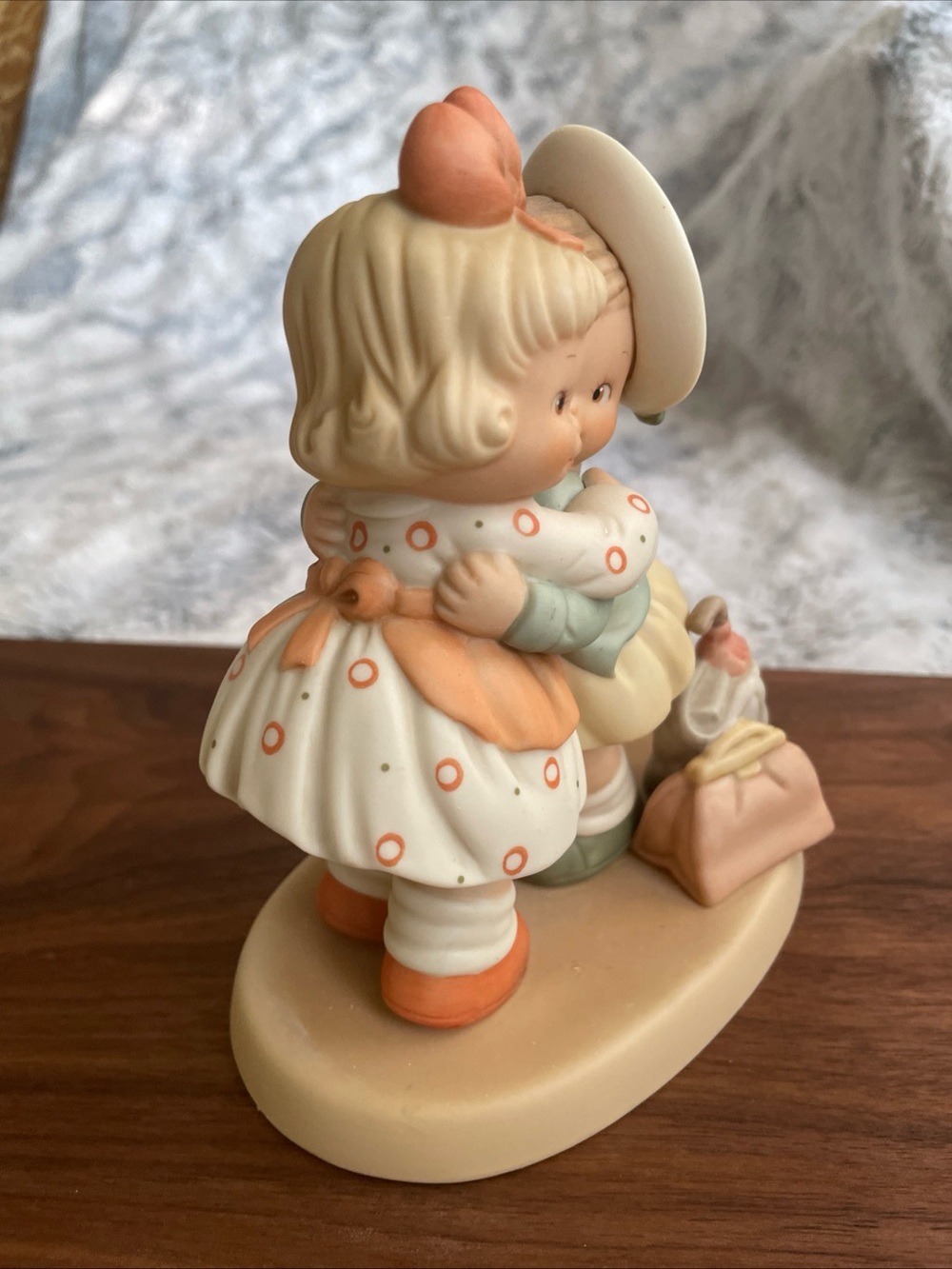Enesco Pastel Cream, Peach & Mint Hugging Children Figurine - Picture 4 of 10